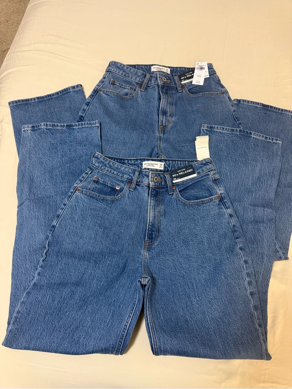 Abercrombie Curve Love 90's Relaxed Fit high rise women’s Jeans - Picture 13 of 14